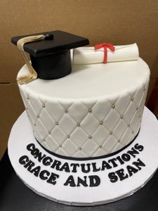 Graduation custom cake