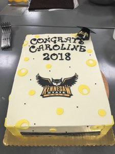 Graduation custom cake